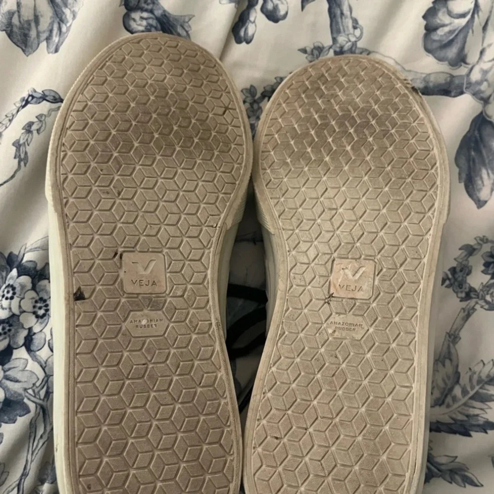 Veja Black and White Women's Sneakers - Picture 3 of 3